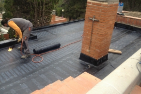Bellaterra > Reparación de una terraza con goteras y aislar térmicamente una vivienda unifamiliar