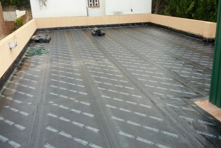 Barcelona > Eliminación de goteras y humedades en una terraza de Barcelona
