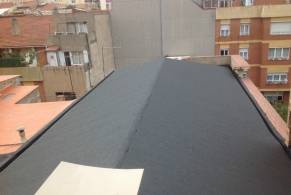 Cardedeu > Impermeabilización de una cubierta inclinada de madera
